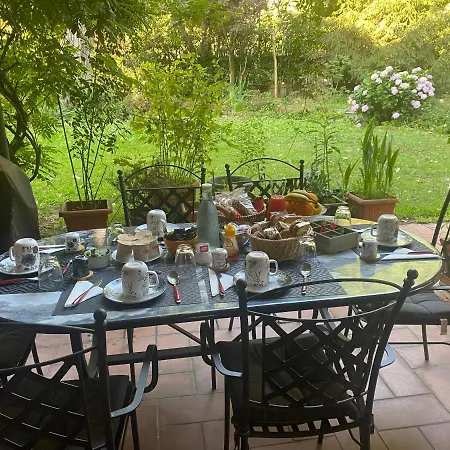 Borgo Dei Fiori Bed & Breakfast *